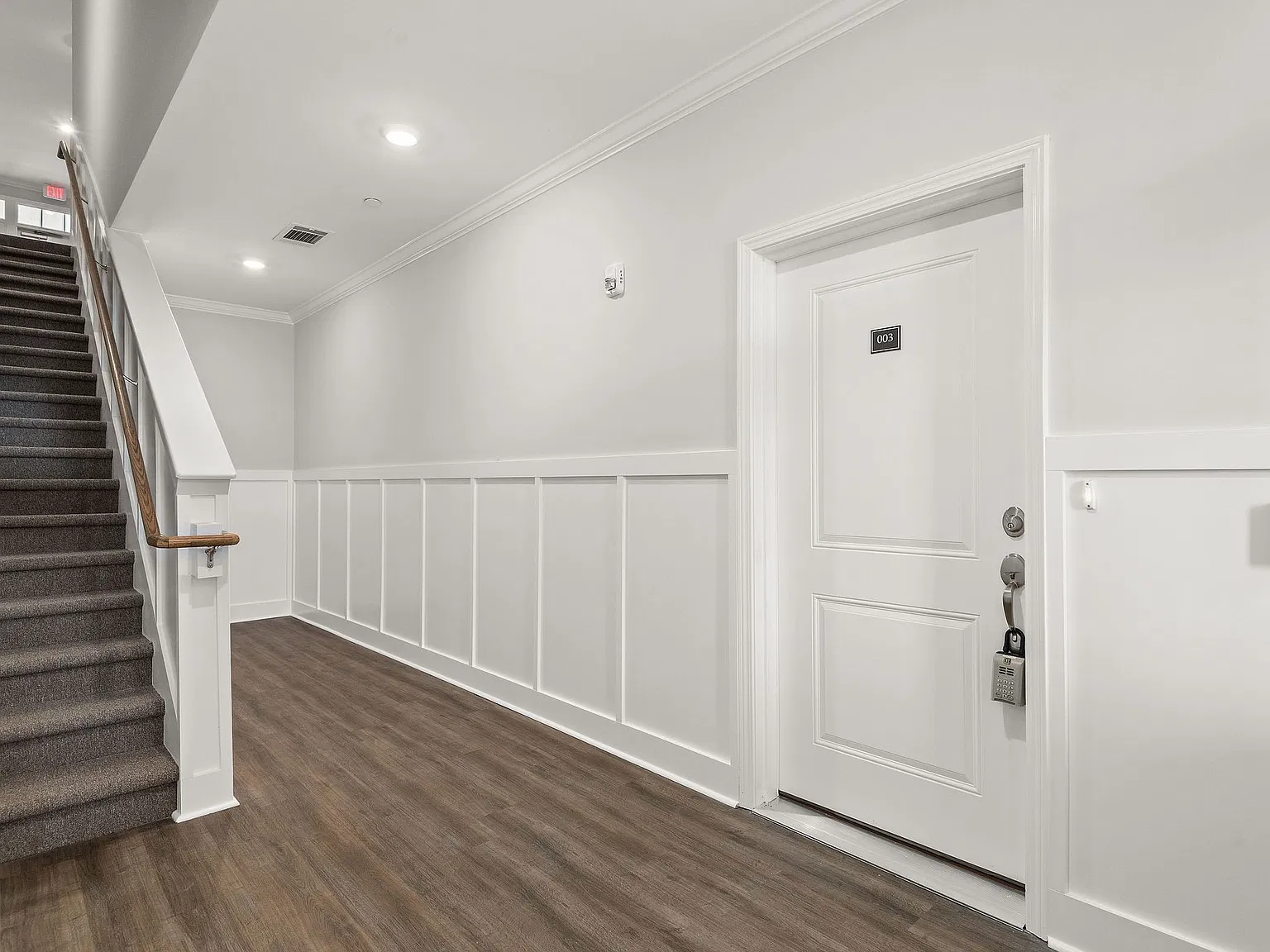 2 bed, 2.0 bath, 1156 sqft, $1,895 — Photo 2