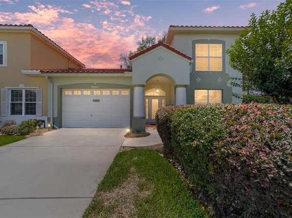 1074 Avenida Sonoma, Lady Lake, FL 32159