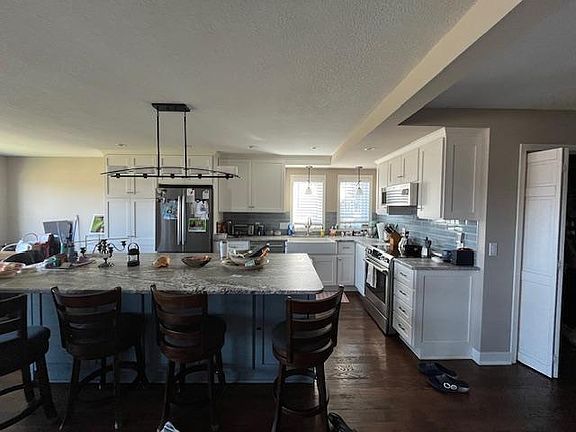 4th image of 527 Mariner Dr