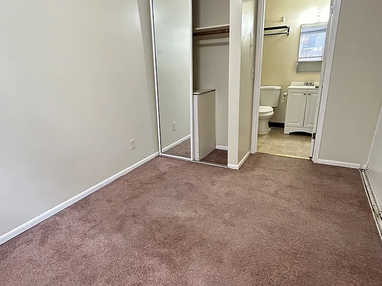 5035 15th Ave NE #102 — Photo 7