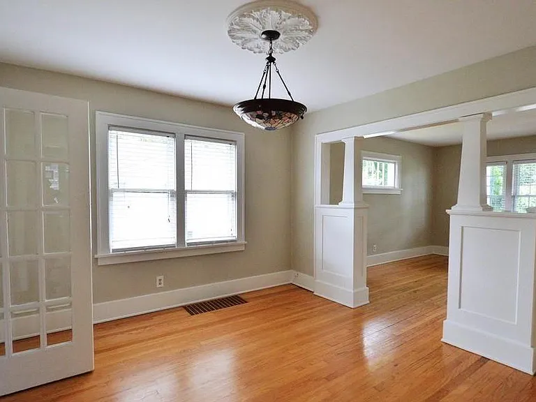 205 S Maple Ave — Photo 8