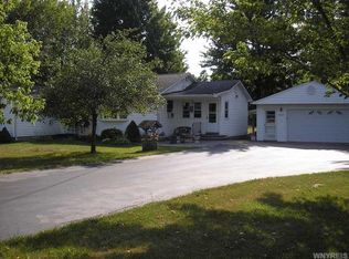 8404 Akron Rd, Lockport, NY 14094