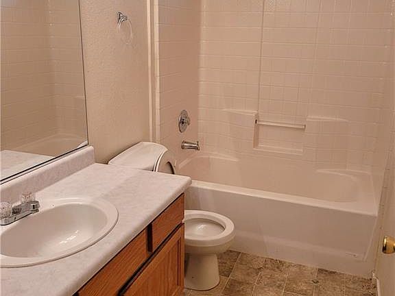 4th image of 4124 Dongola Ct