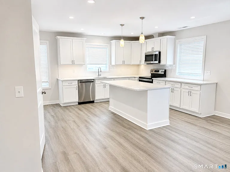 24 Glen Rd #B-2 — Photo 1