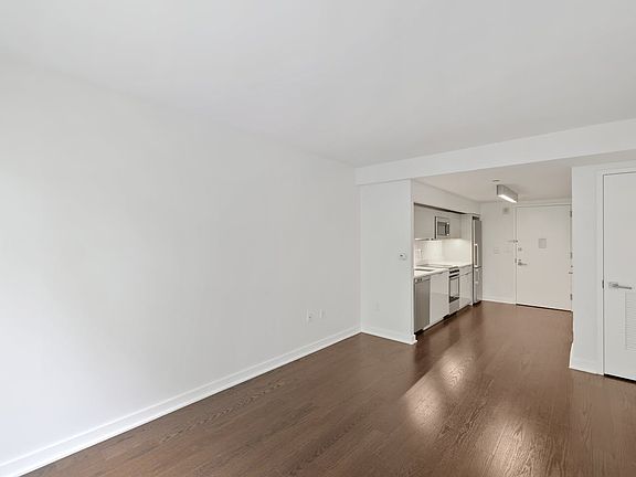 4th image of 400 W 113th St APT 215