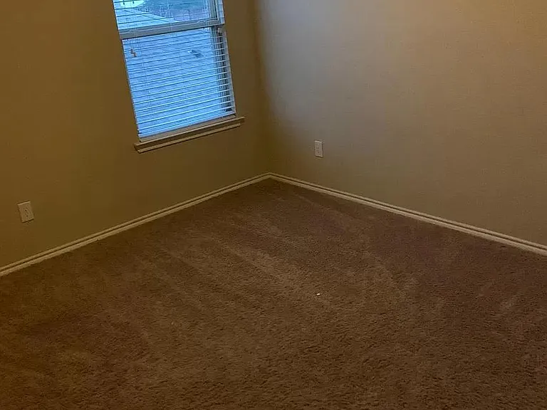 1002 Platinum Dr — Photo 16