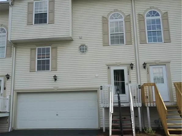 104 Manor View Dr, Manor, PA 15665