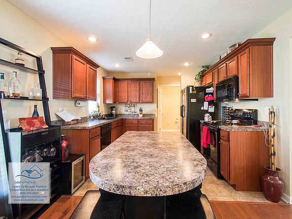 5th image of 606 Gosling Ct