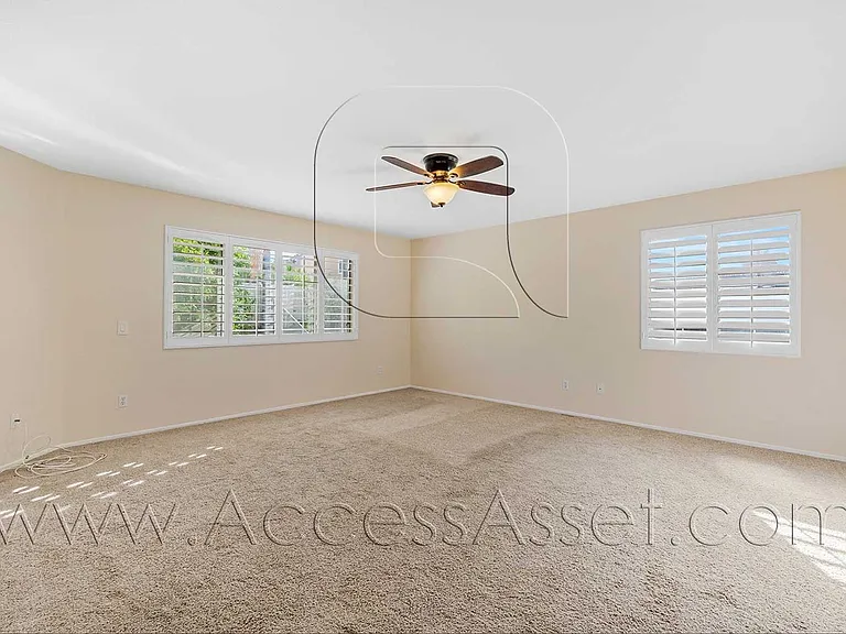1358 Baldwin St — Photo 28