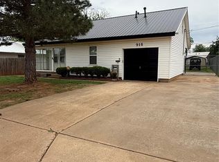 916 E A St, Altus, OK 73521