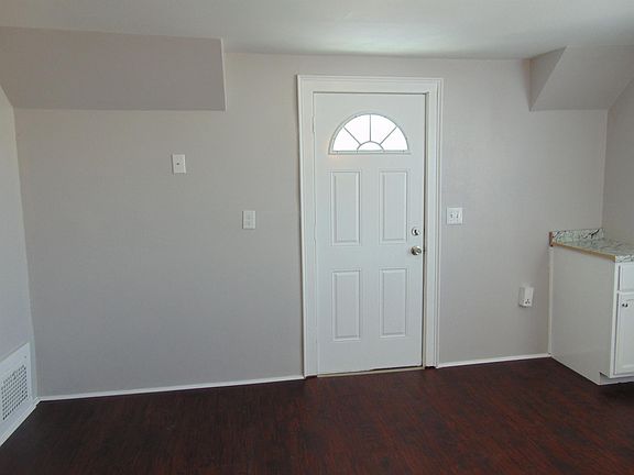 3rd image of 814 N Meade St
