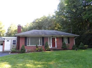 51 Lockwood Rd, Middlebury, CT 06762