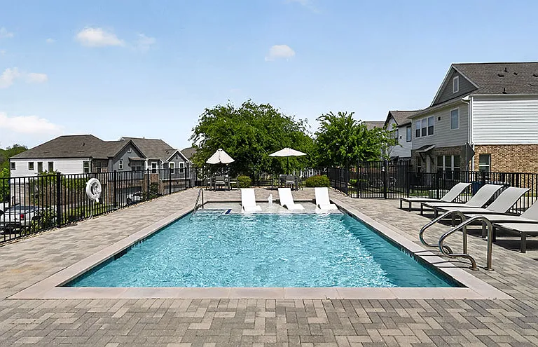 Echelon At Reverchon Bluffs Rental Homes — Photo 16