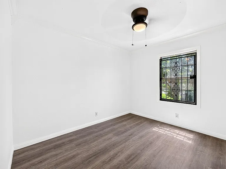 9211 Clearway Dr — Photo 22