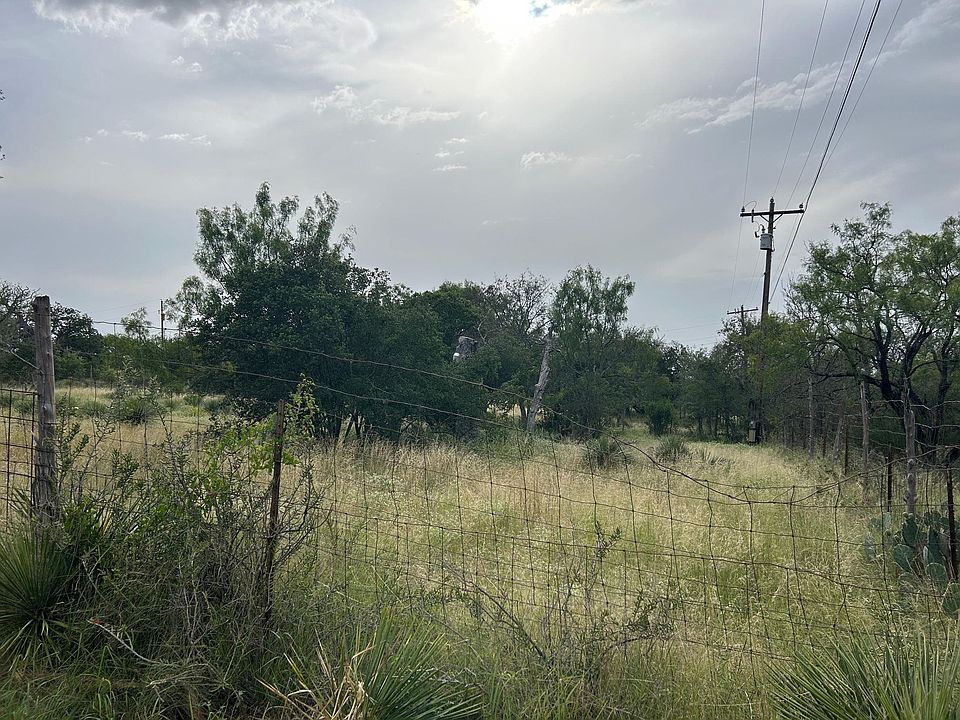 2nd image of 710 Lake Dr