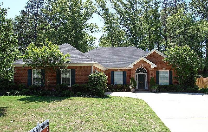 2nd image of 200 Fieldridge Ln