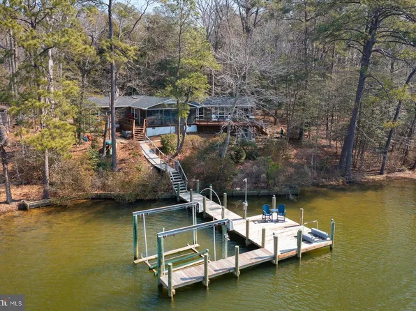 57 Swann Ct, Reedville, VA 22539