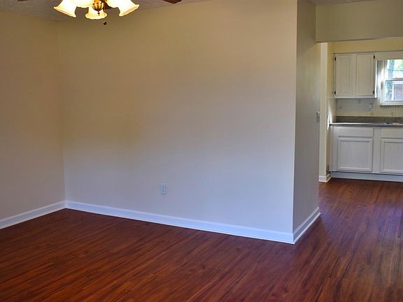 3rd image of 99 Airwood Dr