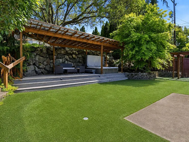 12704 Holmes Point Dr NE — Photo 37