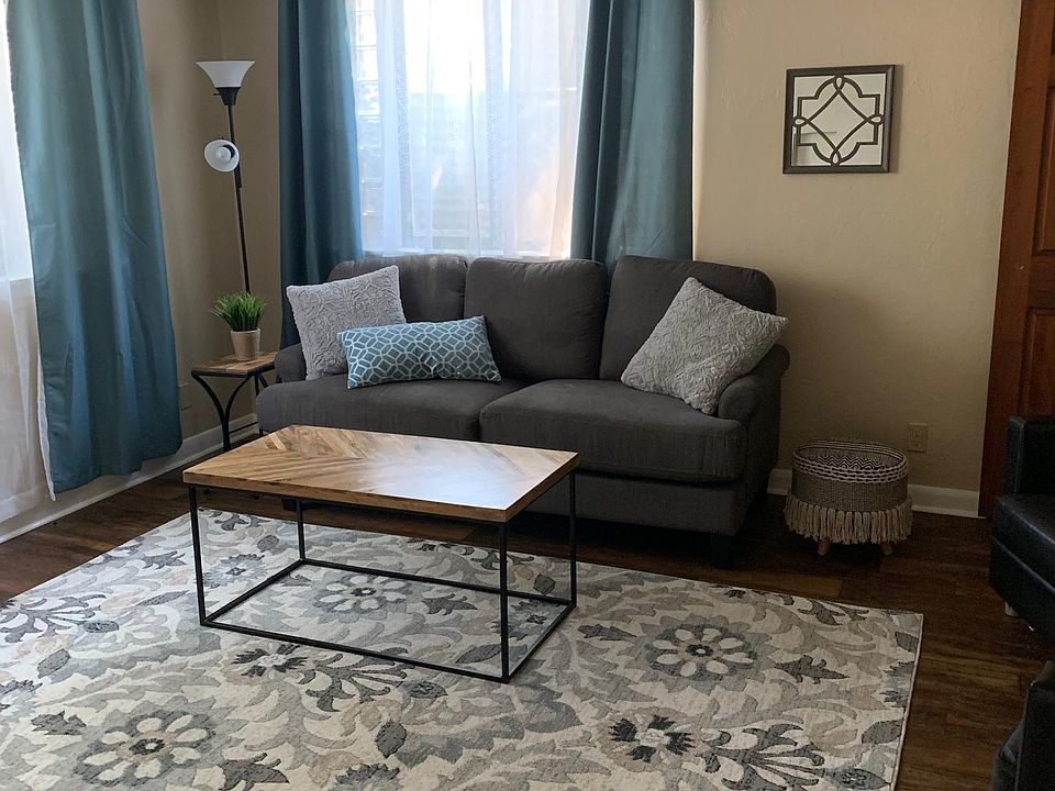 1st image of 2419 11th Ave N APT 1