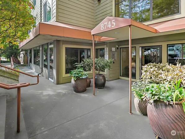 8745 Greenwood Avenue N #106, Seattle, WA 98103