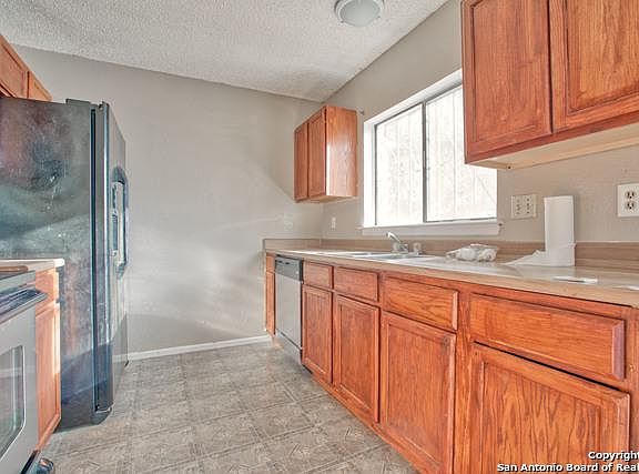 5th image of 810 Big Sky Dr