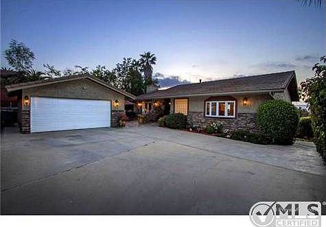 1st image of 733 S Kalmia St