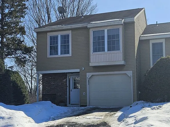 23 Chadwyck Sq, Cohoes, NY 12047