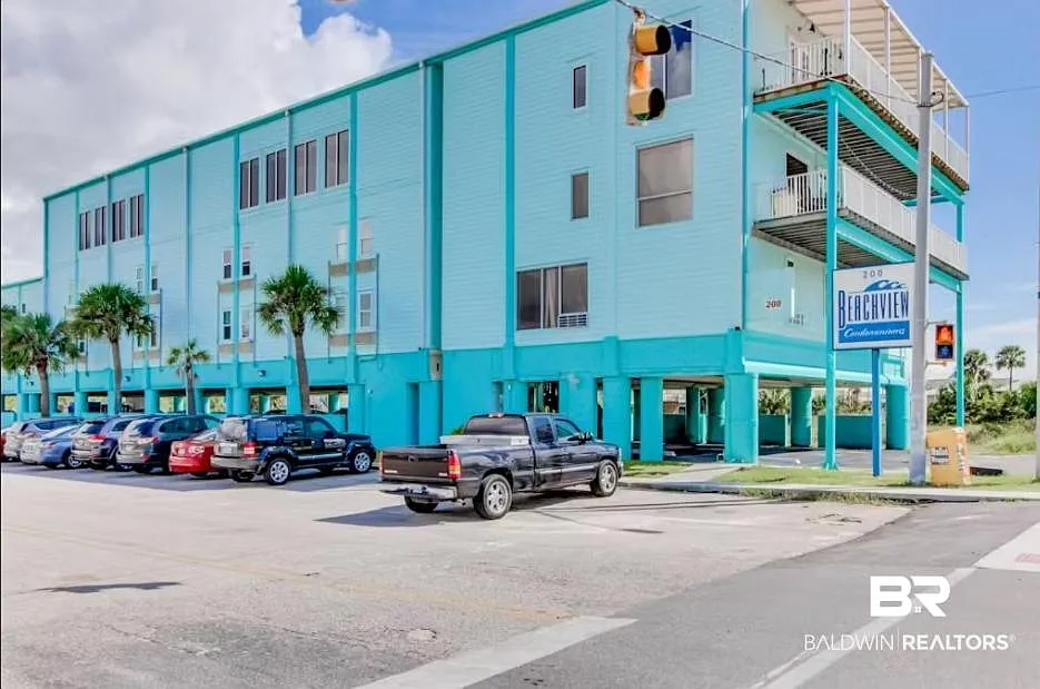 200 E Beach Blvd #321