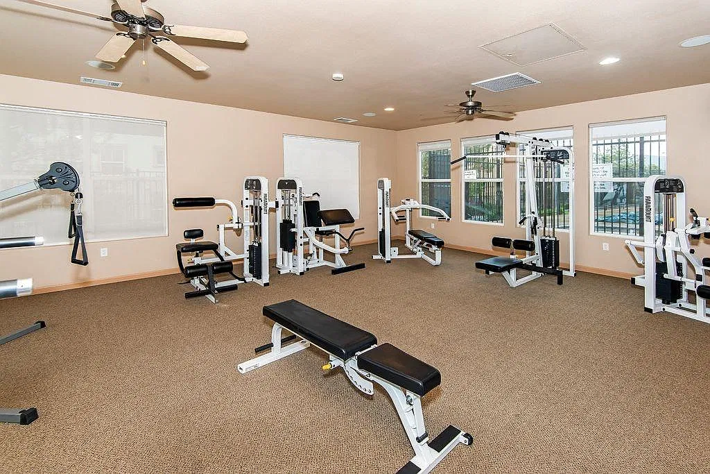 3 bed, 1750 sqft, $3,000 — Photo 2