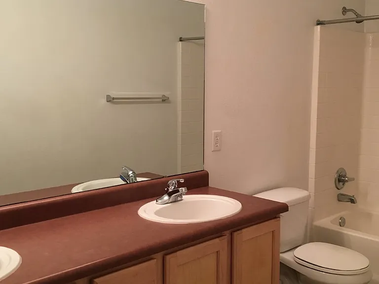 5519 Fence Lake Dr NE — Photo 17