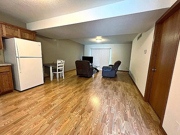 4th image of 601 8th Ave S