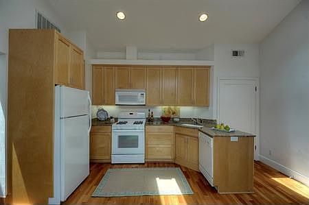 5th image of 1182 King St