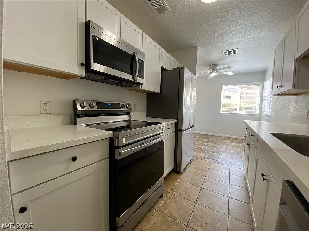 2 bed, 2.0 bath, 945 sqft, $1,295 — Photo 3