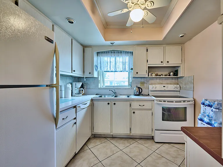 2804 Crosley Dr E #F — Photo 11