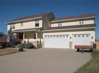 2816 Berkshire Dr, Norwalk, IA 50211