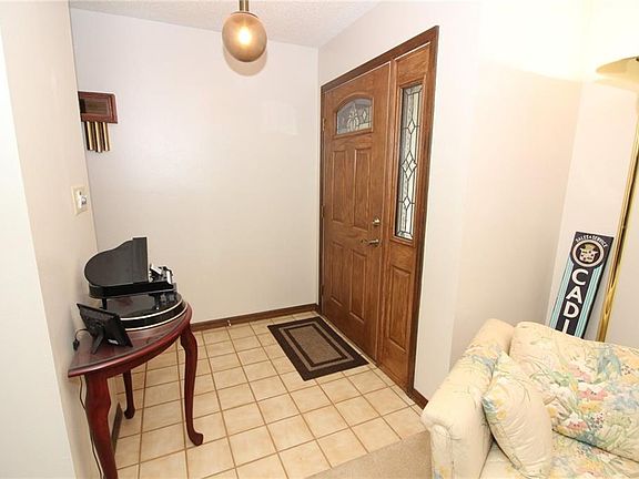 3rd image of 1451 Southwind Dr