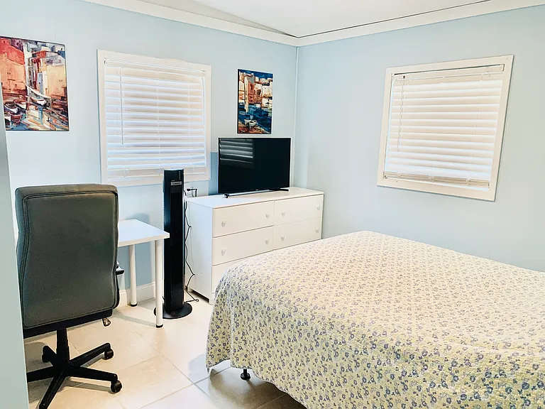 1800 Mosswood Dr — Photo 3