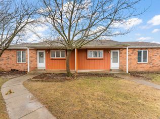 130 Meadows Cir #132, Crown Pt, IN 46307