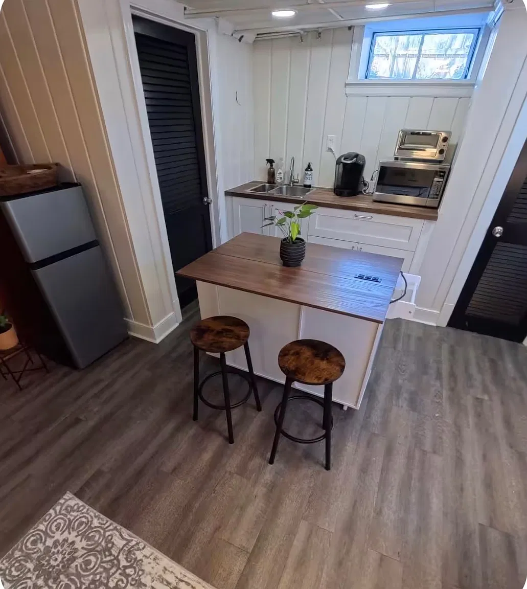 1 bed, 1000 sqft, $1,750 — Photo 1