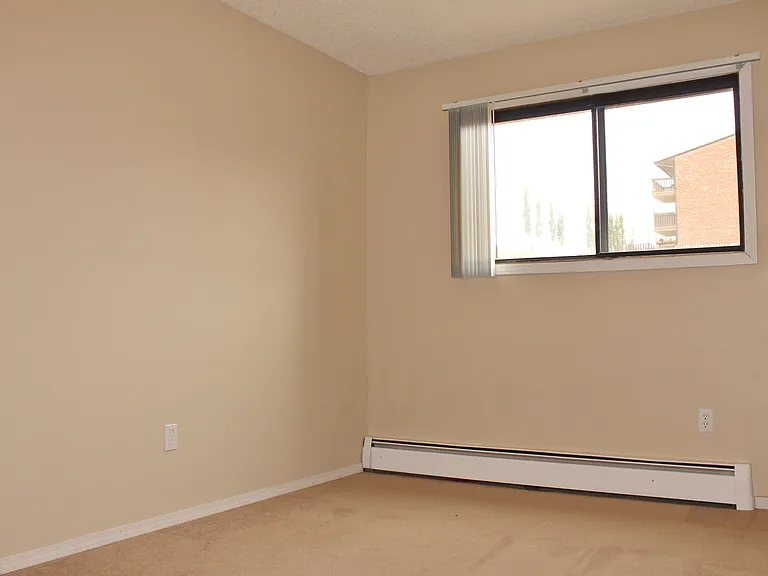 816 Watson Cres — Photo 9