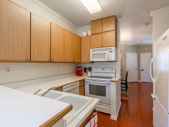 5th image of 59 Carnegie Sq