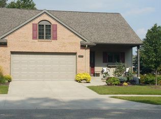 1009 Grosvenor Dr, Greenville, MI 48838