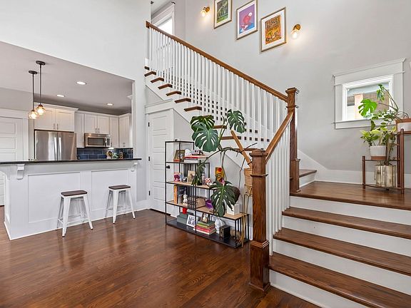 4th image of 5819A Maxon Ave