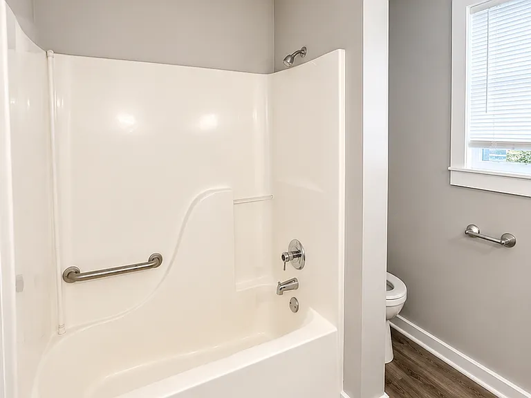 210 W College St — Photo 12
