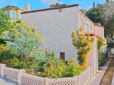 2634 N Beachwood Dr, Los Angeles, CA, 90068