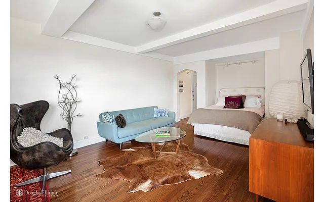 Sold by Douglas Elliman | media 10