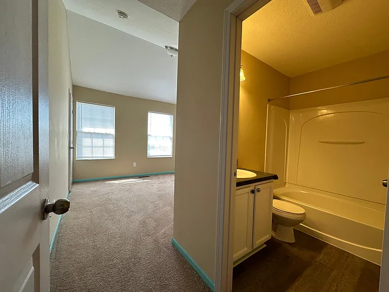 1020 Hartford Village Blvd — Photo 9