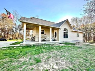 1950 Dean Rd NE, Fort Payne, AL 35967