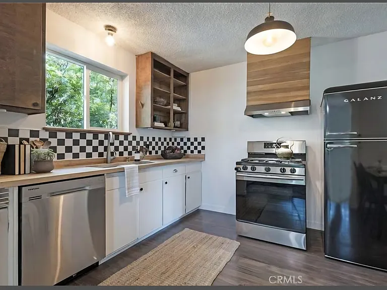 619 Oak St — Photo 10